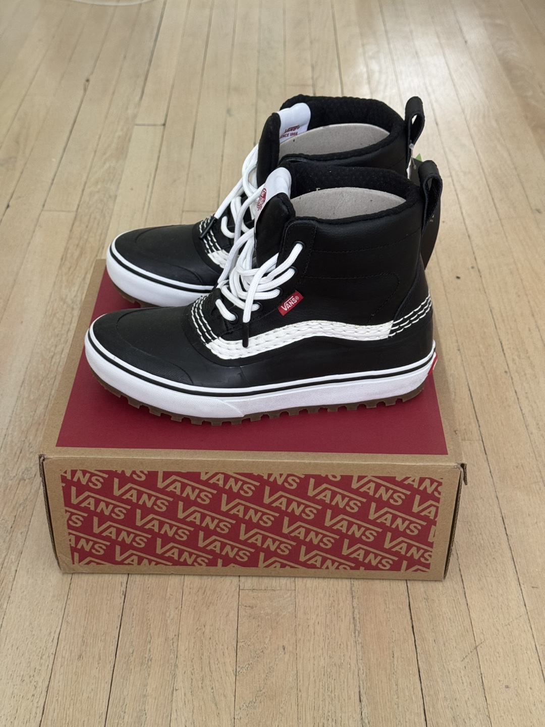 Vans Standard Issue MTE Black Winter Boots - photo 3