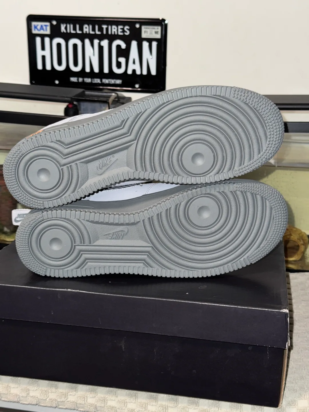 Nike Air Force 1 '07 LV8 J22 Men's 12 image indicator(4)