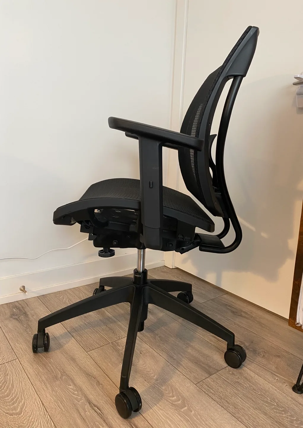 IBEX All Mesh Ergonomic Office Chair image indicator(4)