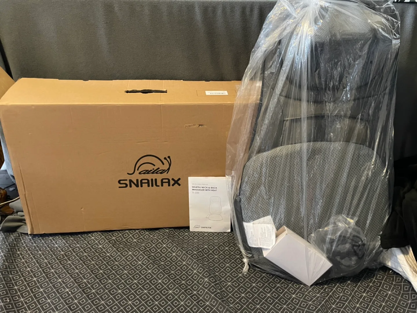 $200 VALUE Shiatsu Neck & Back Heated Massager Chair image indicator(3)