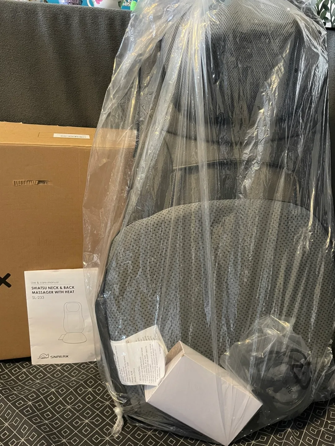 $200 VALUE Shiatsu Neck & Back Heated Massager Chair image indicator(4)