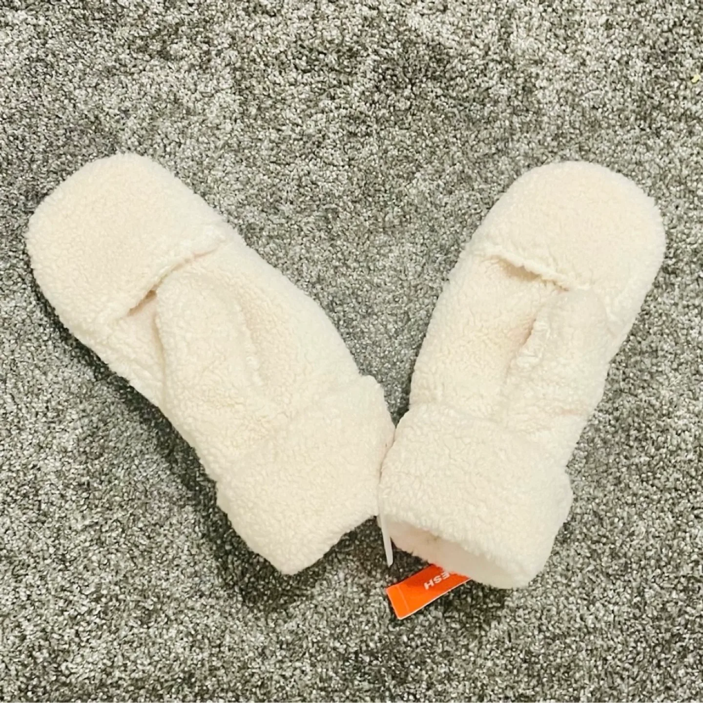 Joe Fresh Brand New with Tags Cozy Mittens image indicator(2)