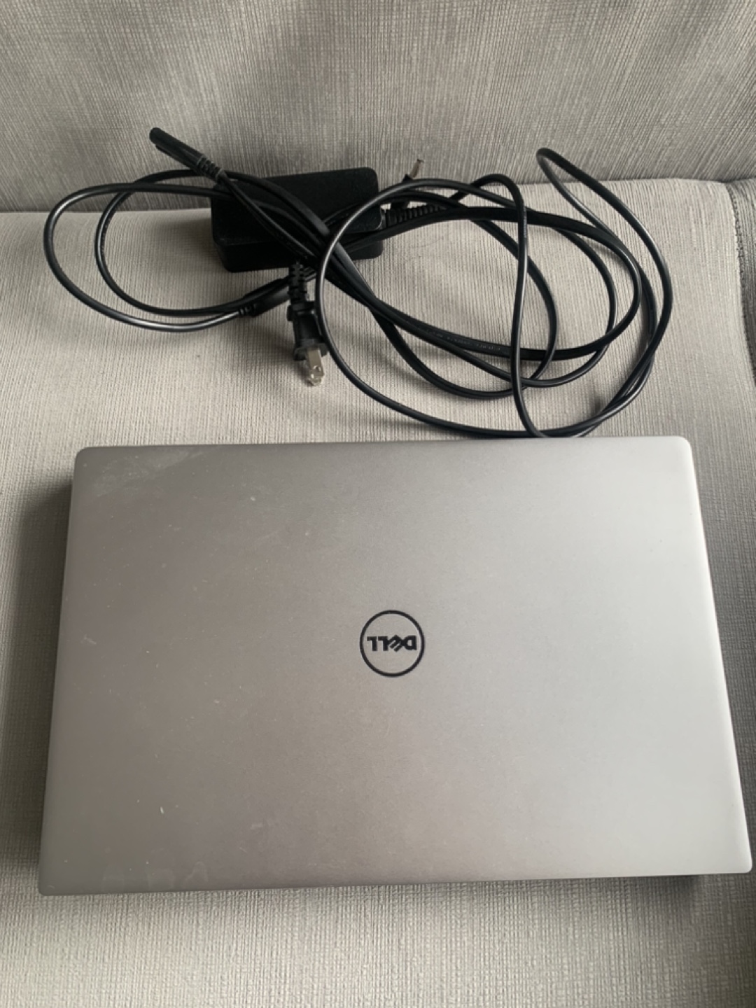 Dell XPS 13 9350 Laptop with Charger