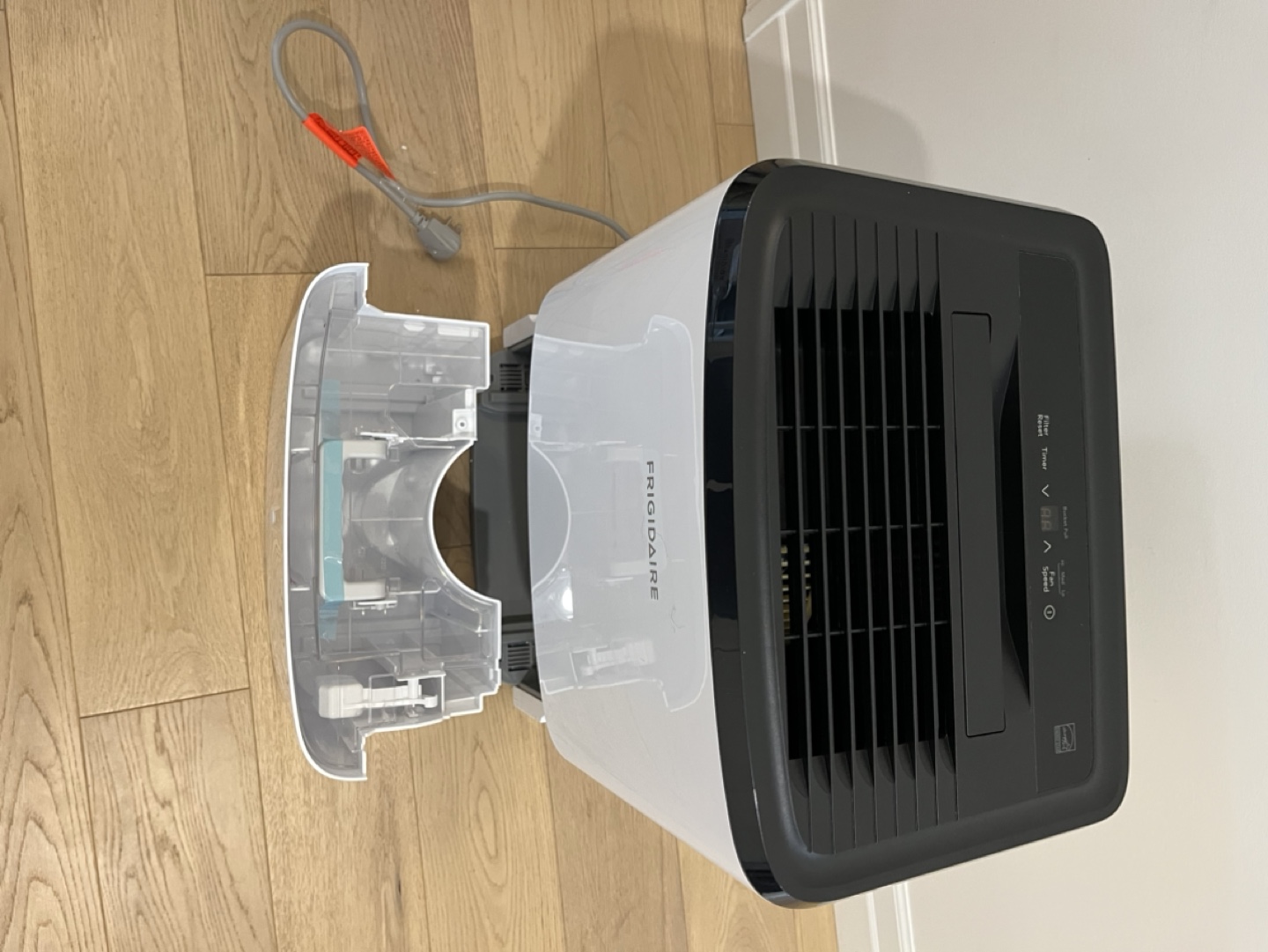 Frigidaire Dehumidifier 50 Pint - photo 5
