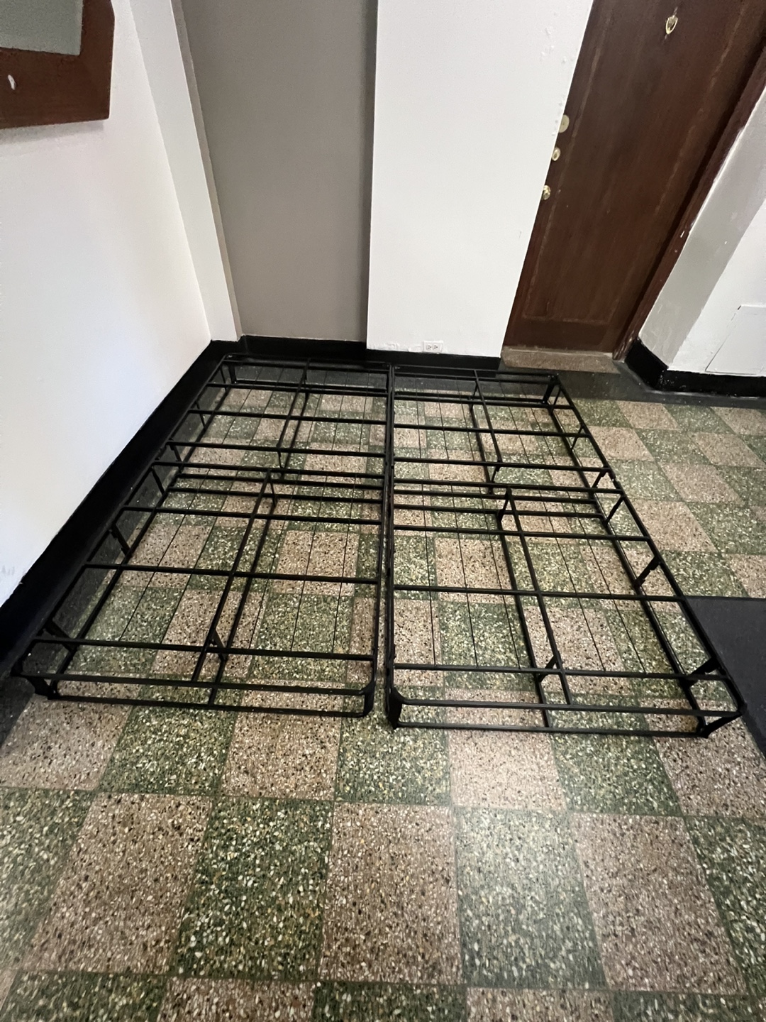 Twin Bed Box spring Or. queen together - photo 2