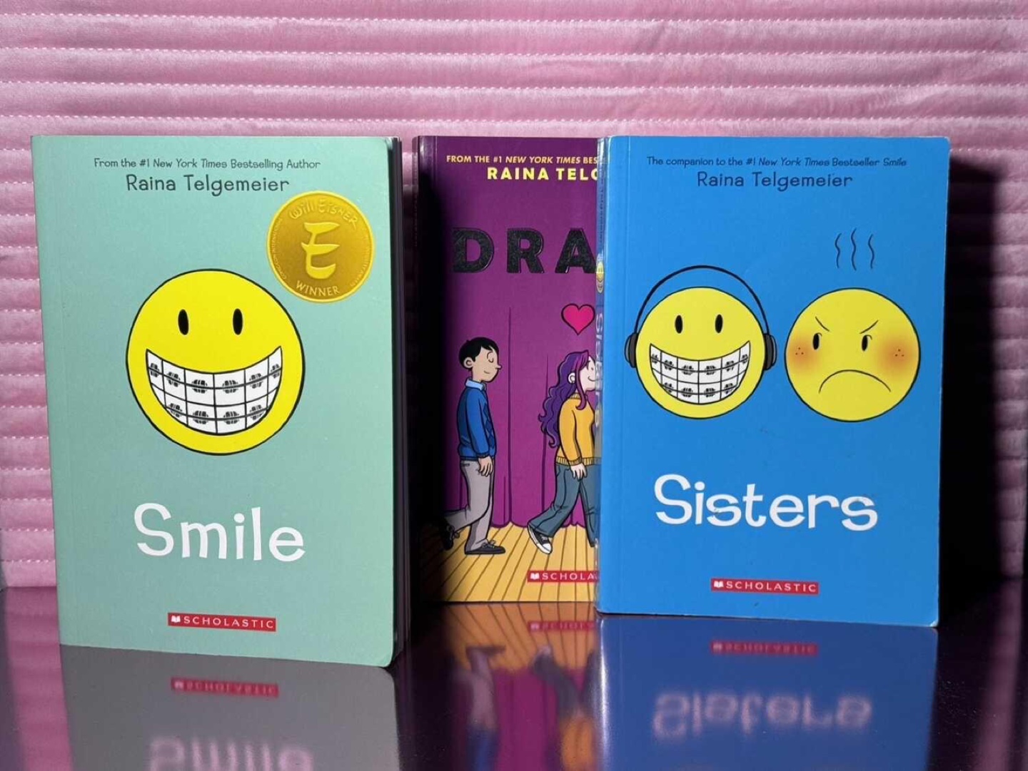 Raina Telgemeier Graphic Novels - Smile, Drama, Sisters