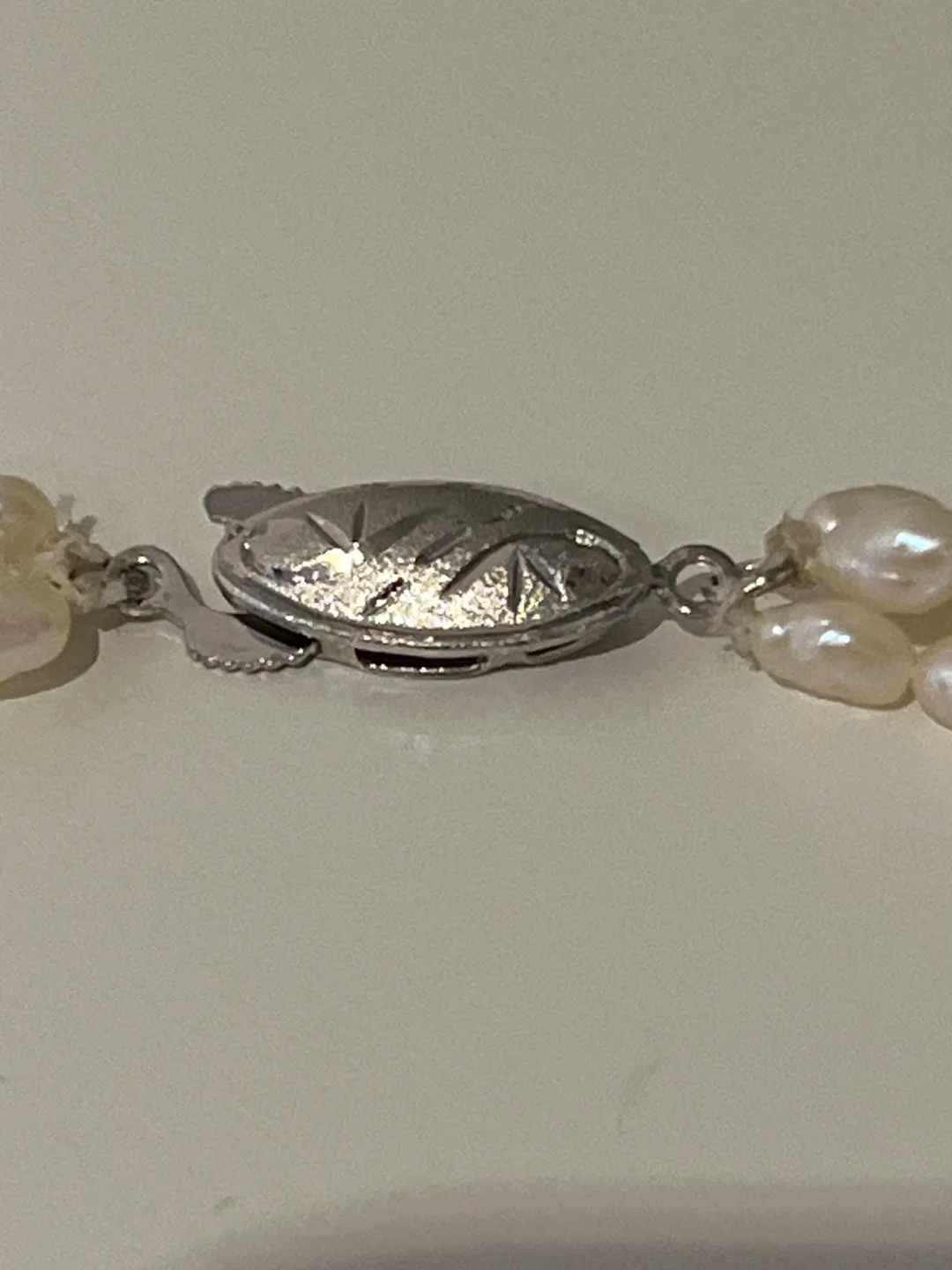 Triple Strand Pearl Necklace image indicator(2)