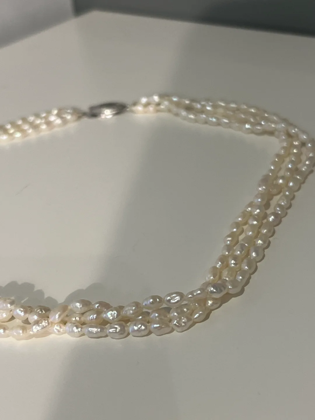 Triple Strand Pearl Necklace image indicator(4)