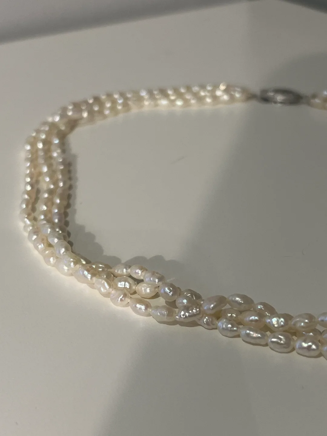 Triple Strand Pearl Necklace image indicator(3)