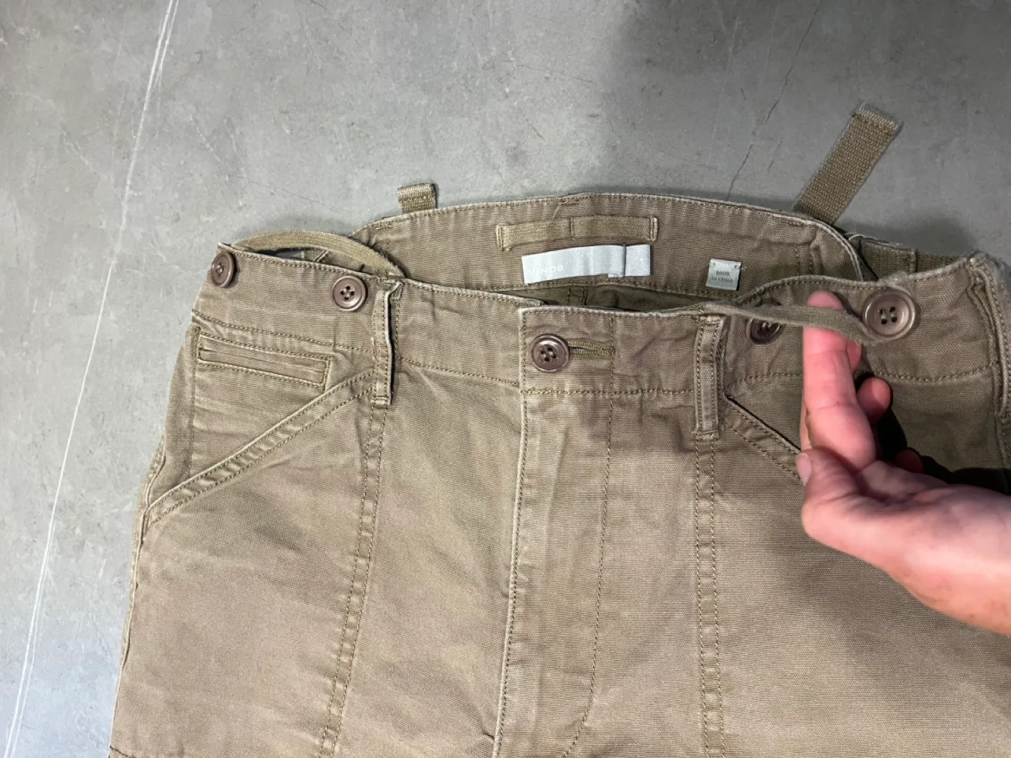 Vince cuffed cargos image indicator(6)