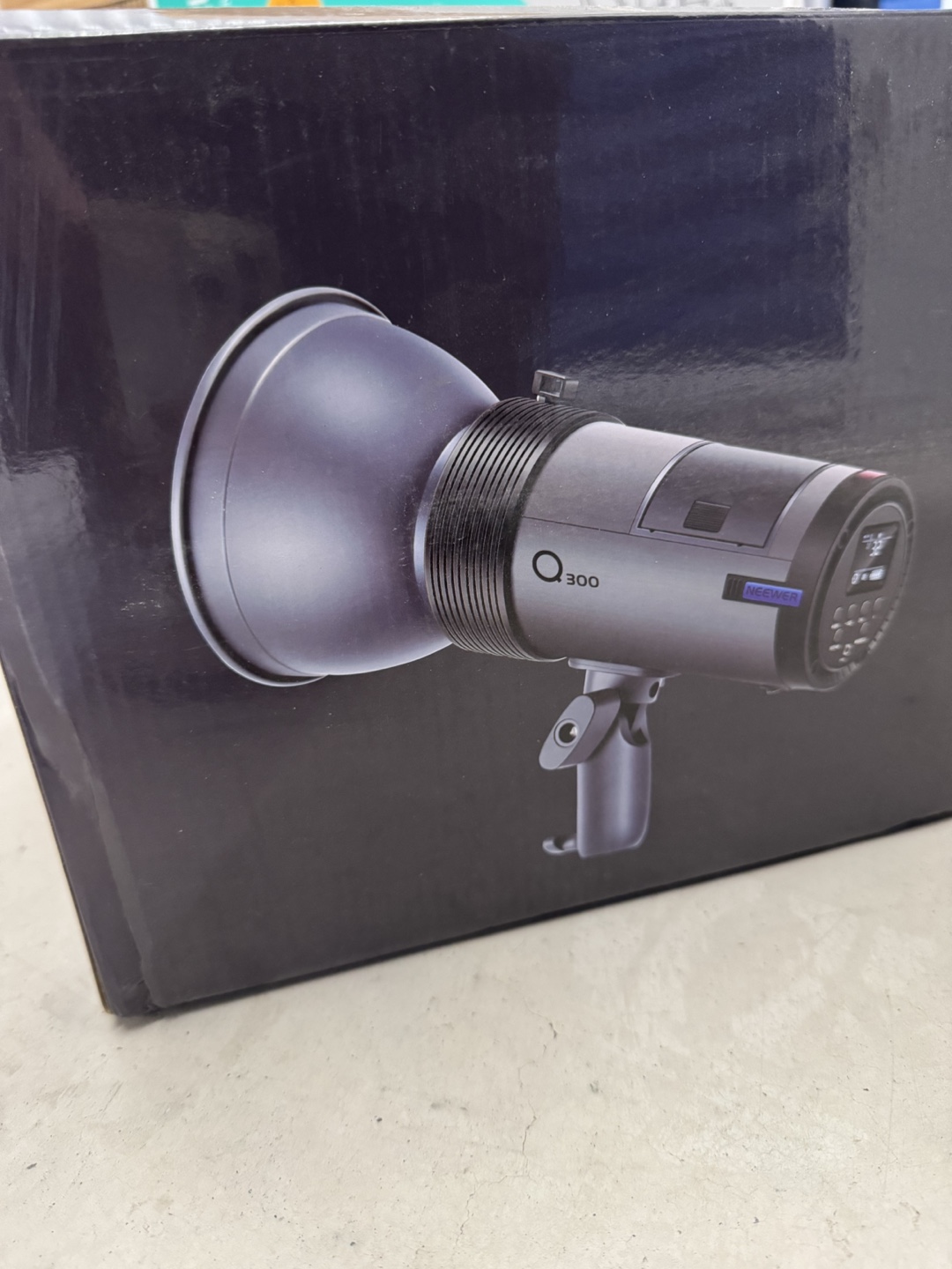 NEEWER Q300 300Ws 2.4G Outdoor Strobe Flash - photo 2