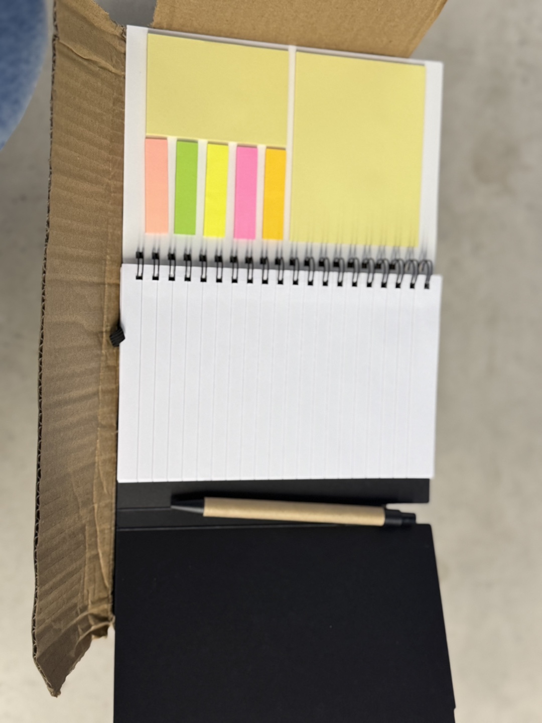Notebook with Sticky Notes and Pen (25 pieces) - photo 2