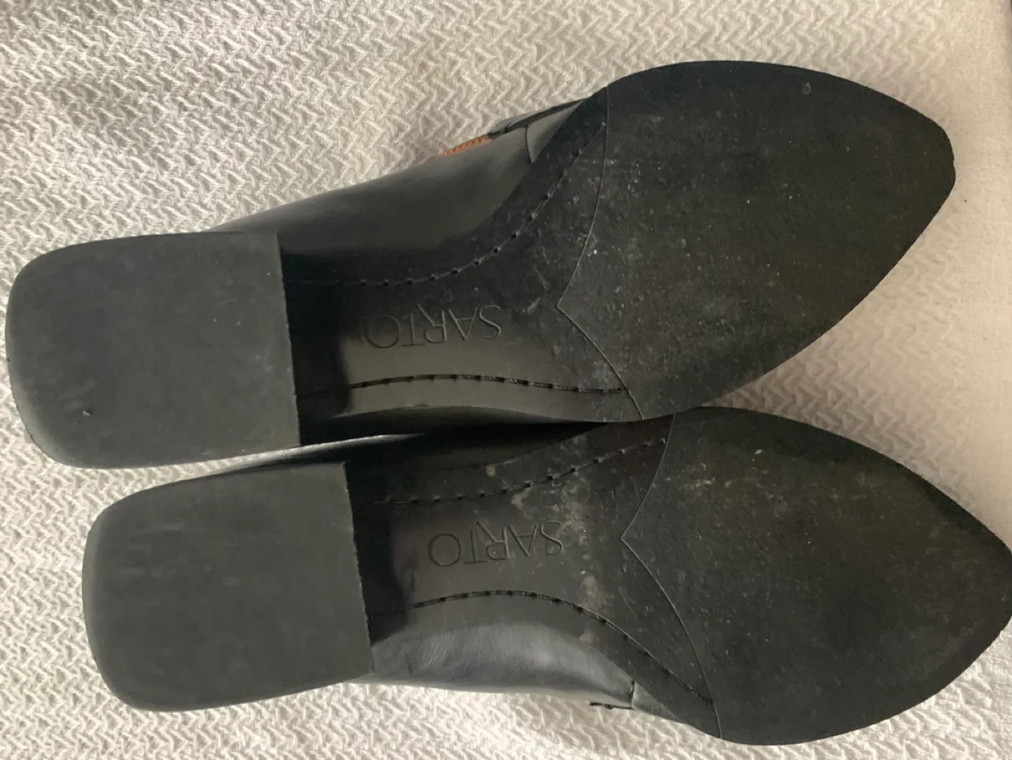 Franco Sarto Black Leather Loafers image indicator(3)