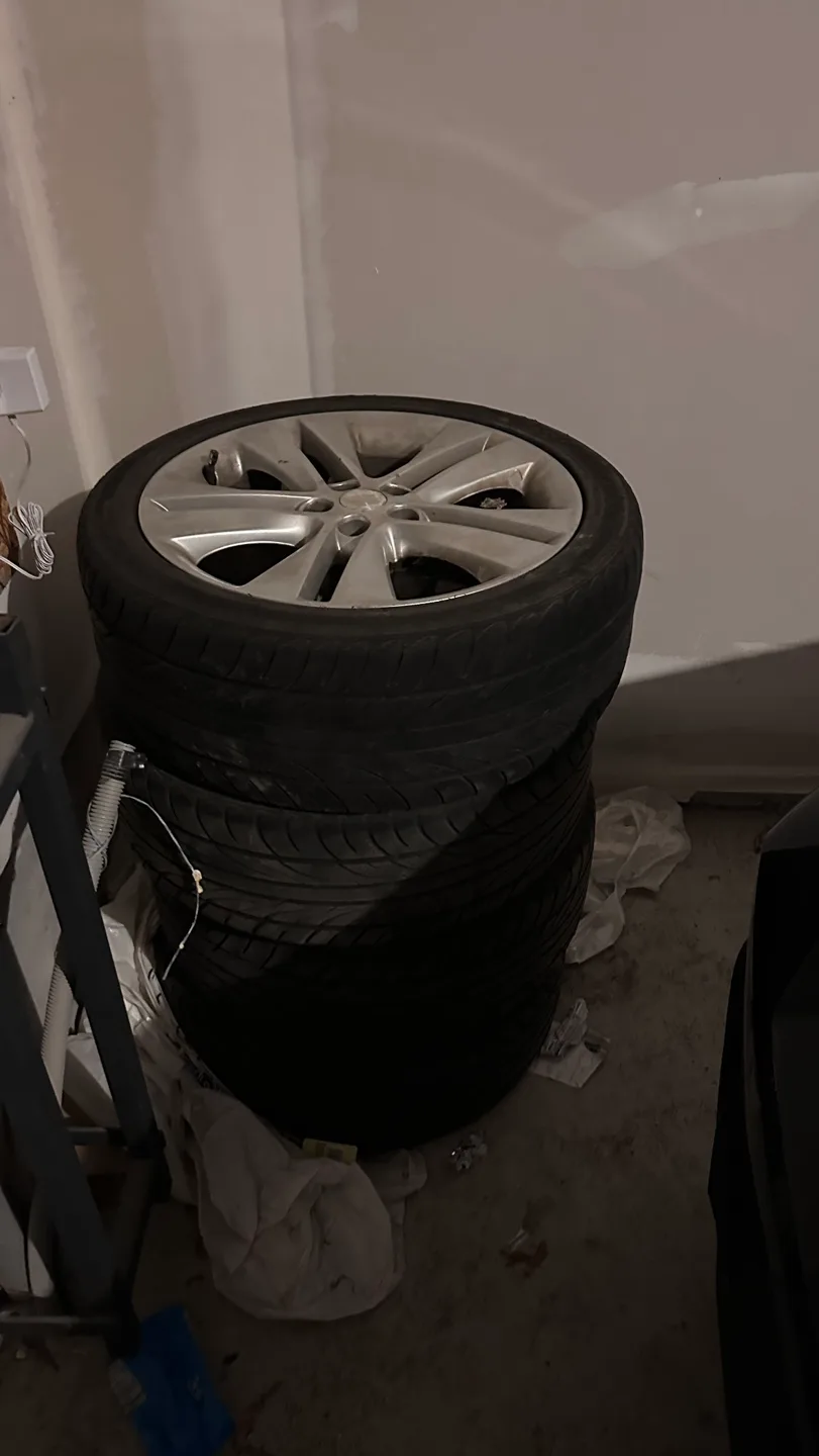 Chevrolet 17'' Alloy Wheels with Tires