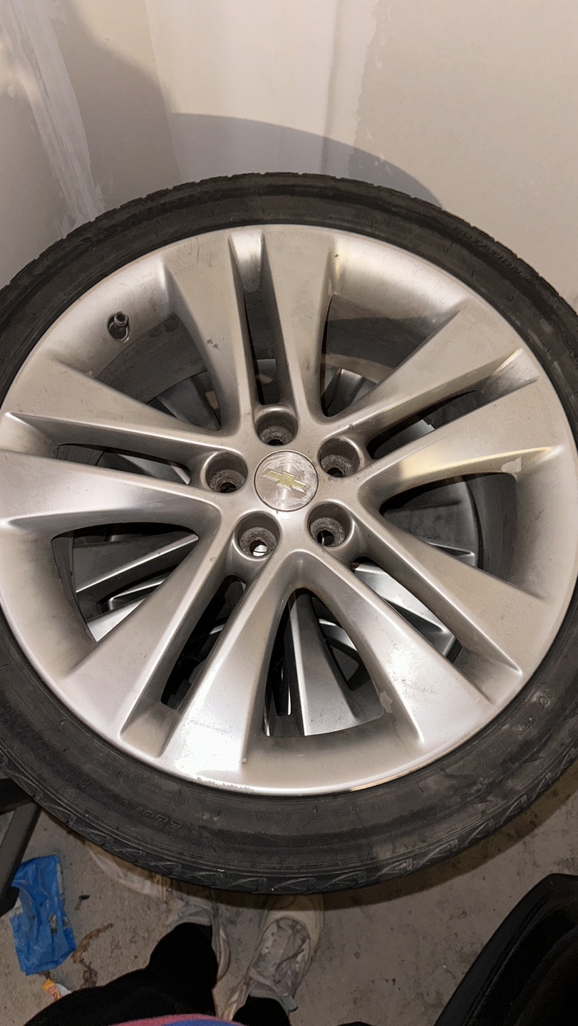 Chevrolet 17'' Alloy Wheels with Tires - photo 2