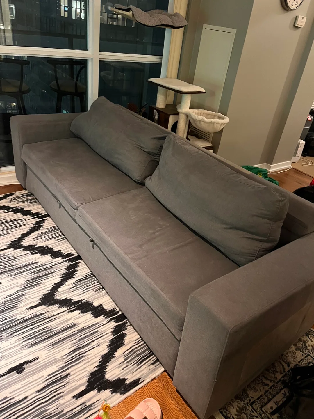 Pull out couch need gone ASAP! thumbnail