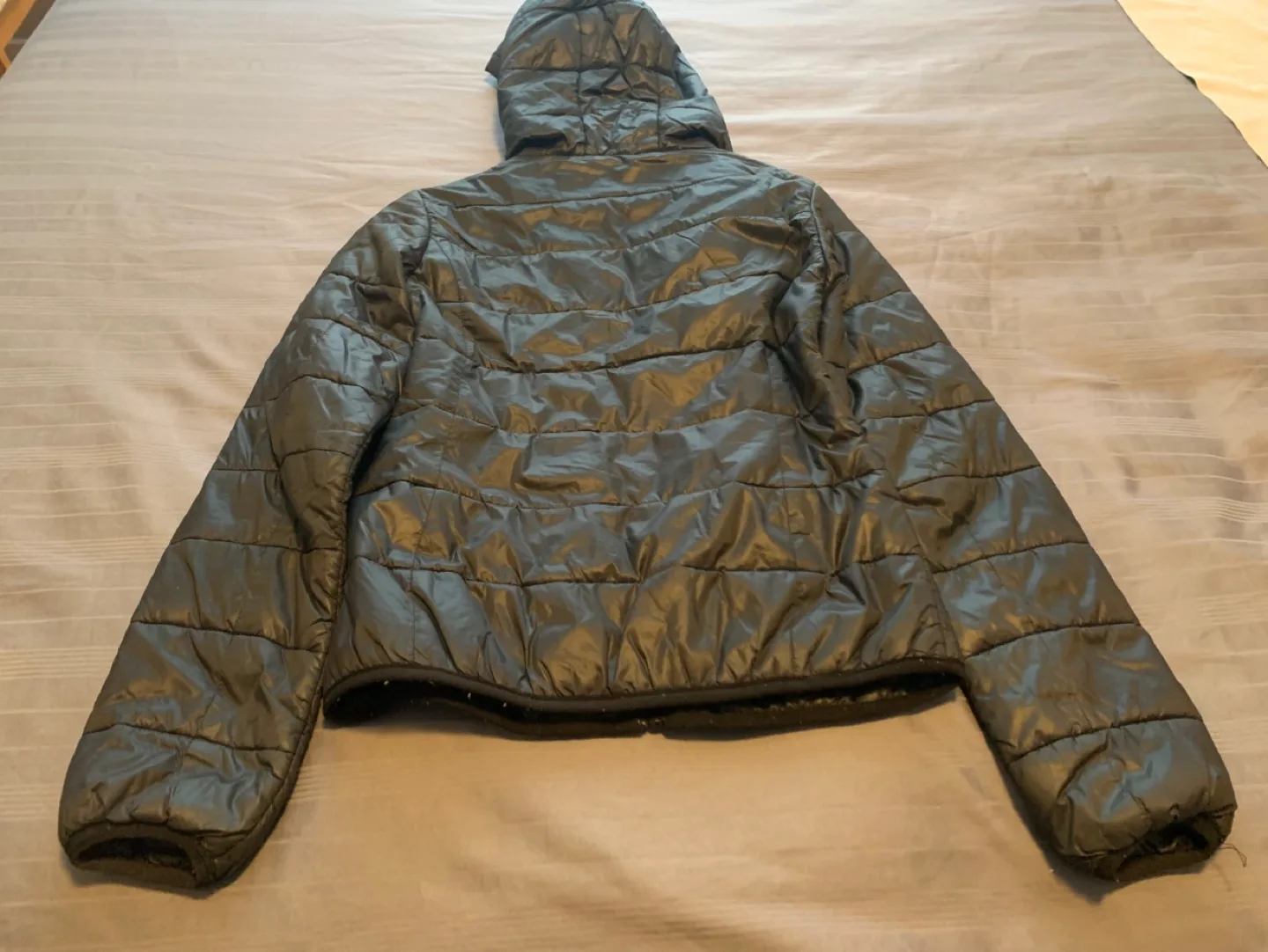 Women's Black Puffer Jacket image indicator(3)