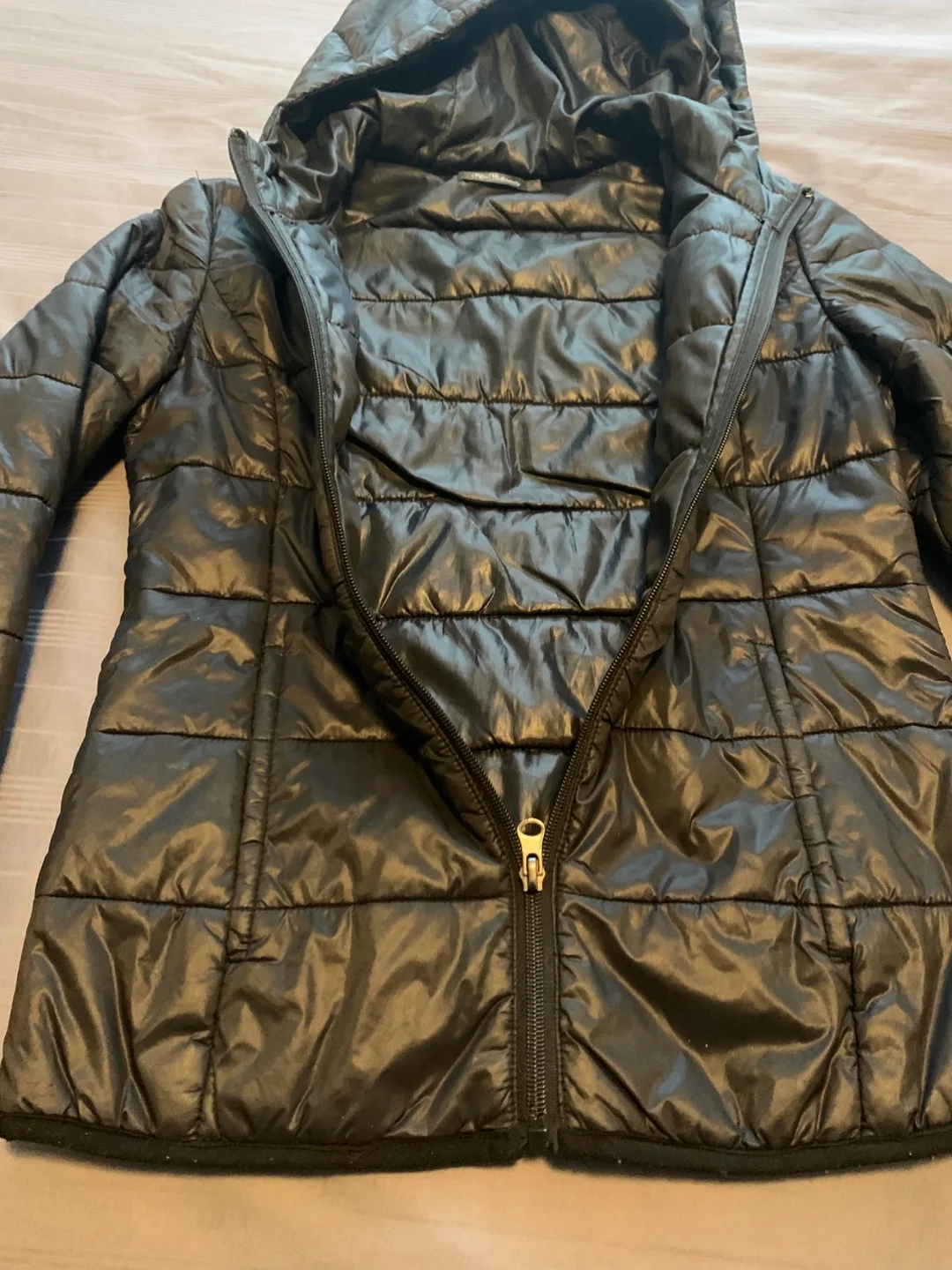 Women's Black Puffer Jacket image indicator(4)