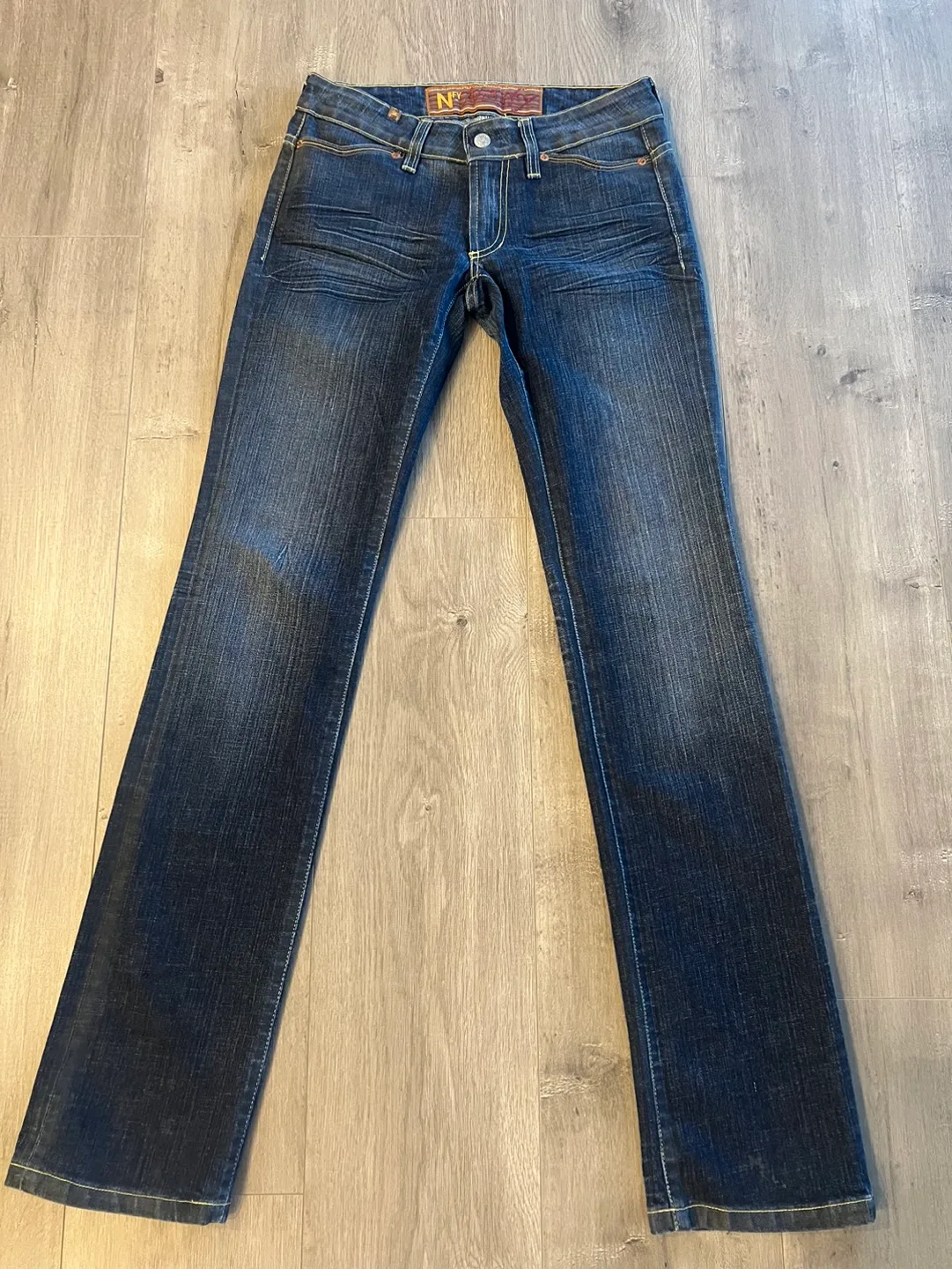 Notify Designer Jeans 27 image indicator(2)