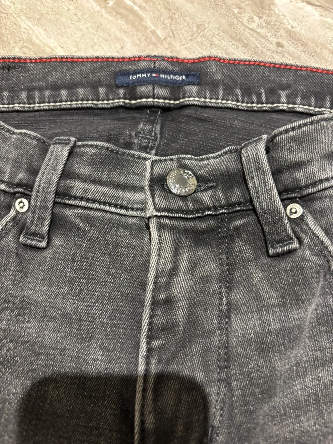 BRAND NEW - never worn Tommy skinny jeans women’s size 2 / 26 image indicator(4)