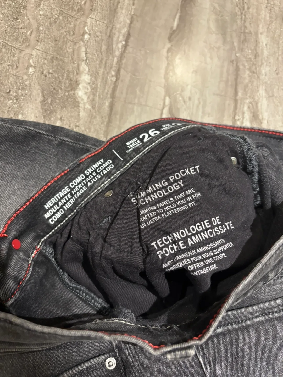 BRAND NEW - never worn Tommy skinny jeans women’s size 2 / 26 image indicator(5)