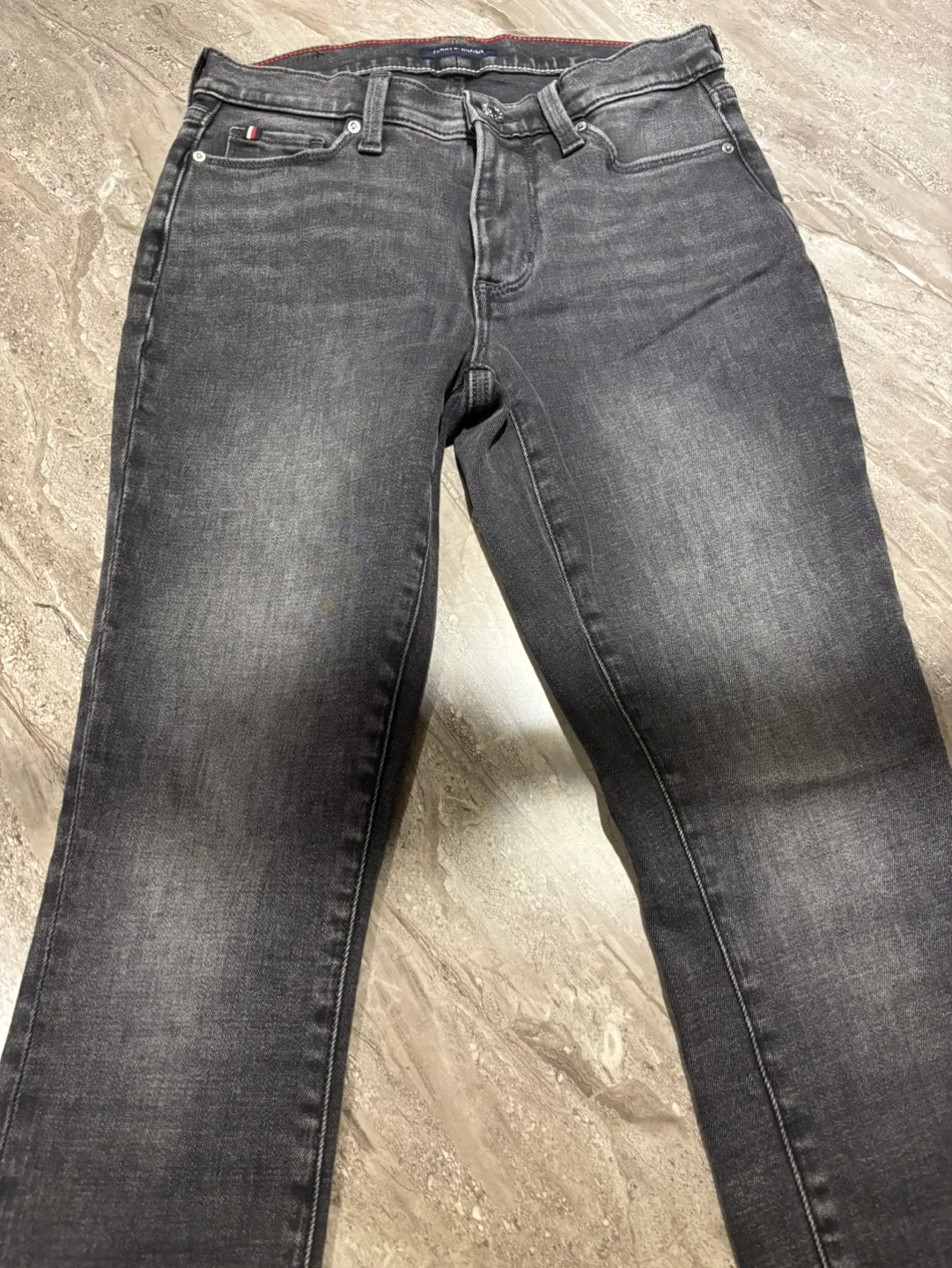 BRAND NEW - never worn Tommy skinny jeans women’s size 2 / 26 image indicator(3)