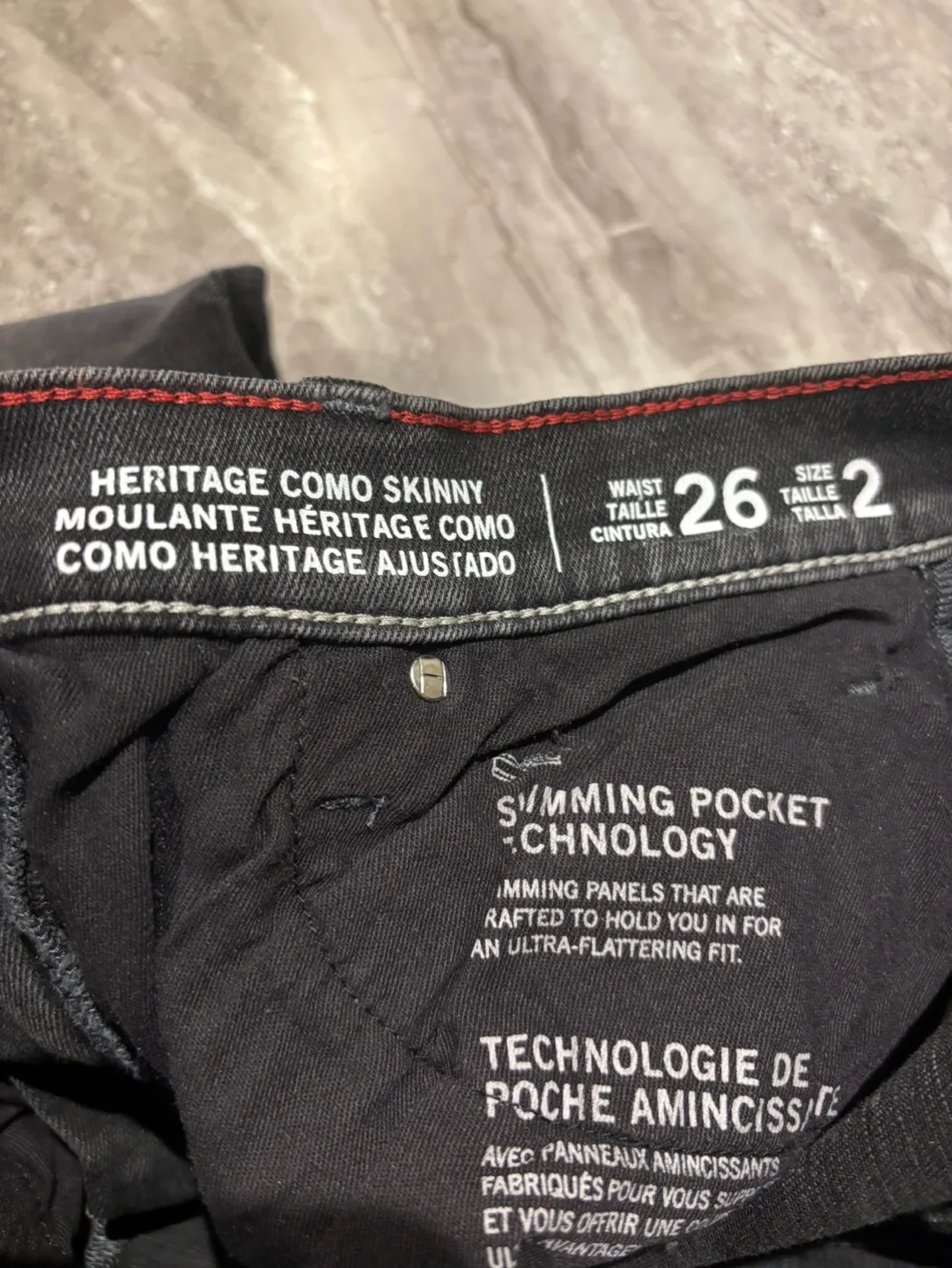 BRAND NEW - never worn Tommy skinny jeans women’s size 2 / 26 image indicator(9)