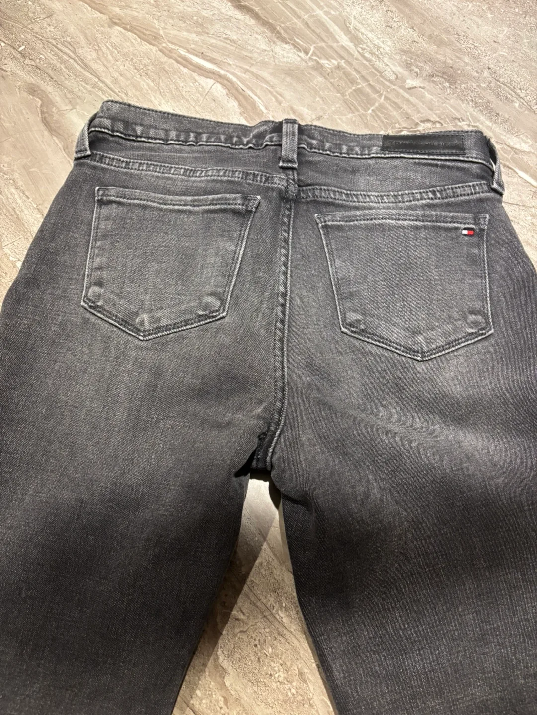 BRAND NEW - never worn Tommy skinny jeans women’s size 2 / 26 image indicator(8)