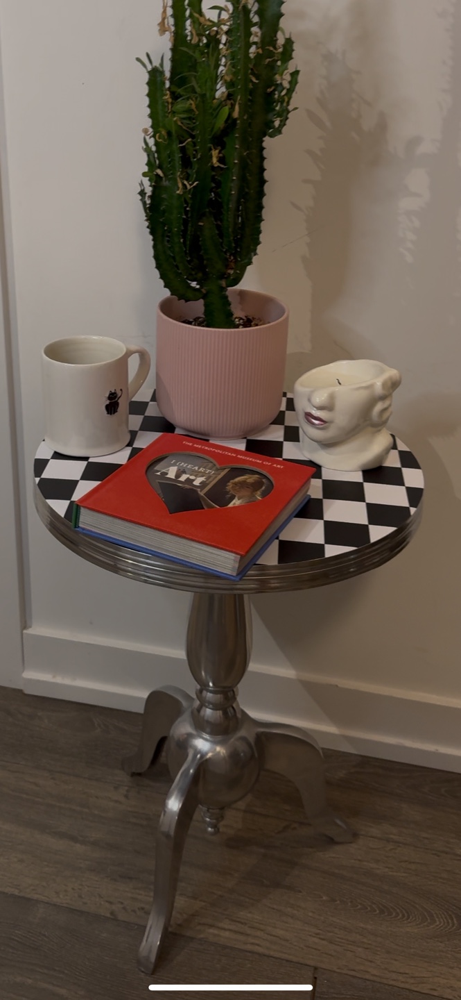 Vintage End Table - photo 4