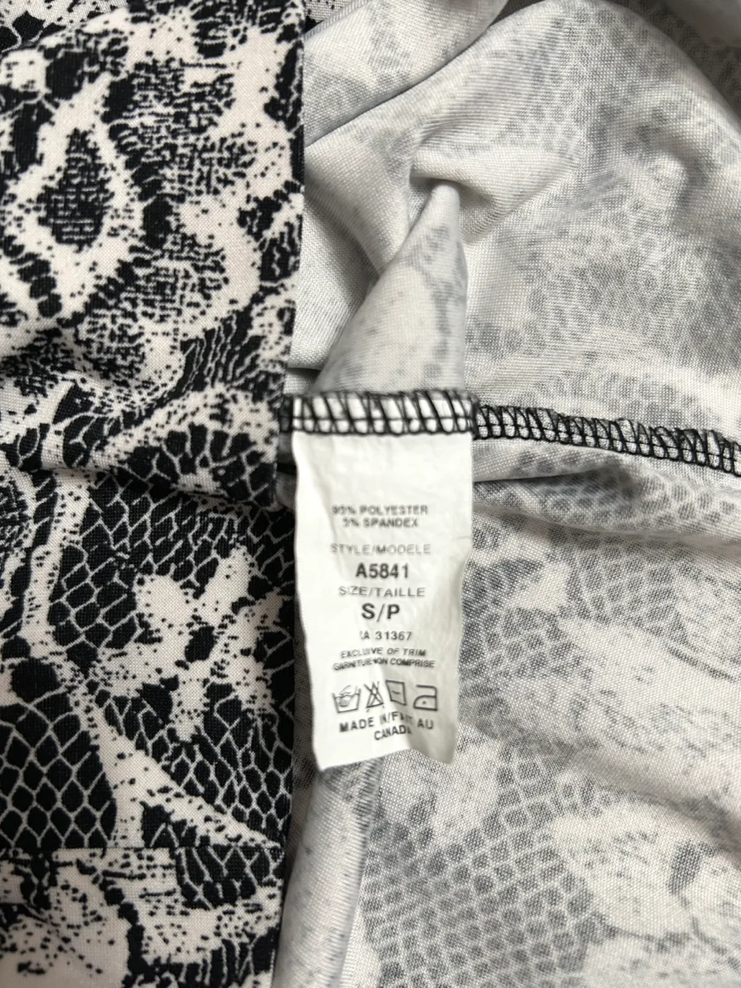 Black and White Floral Tank Top #ThiftyPicks image indicator(4)