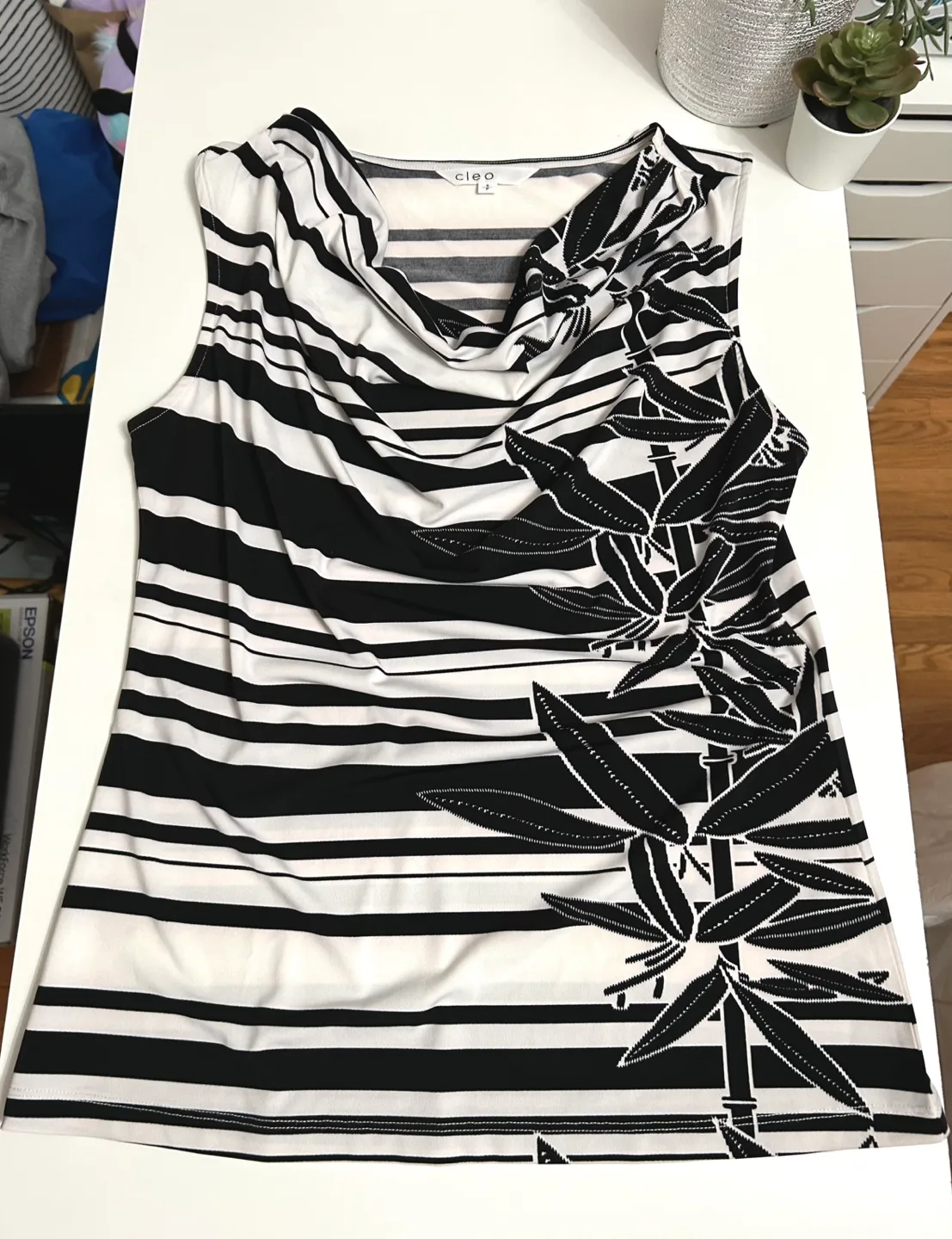 Cleo Black and White Sleeveless Top #ThiftyPicks image indicator(2)