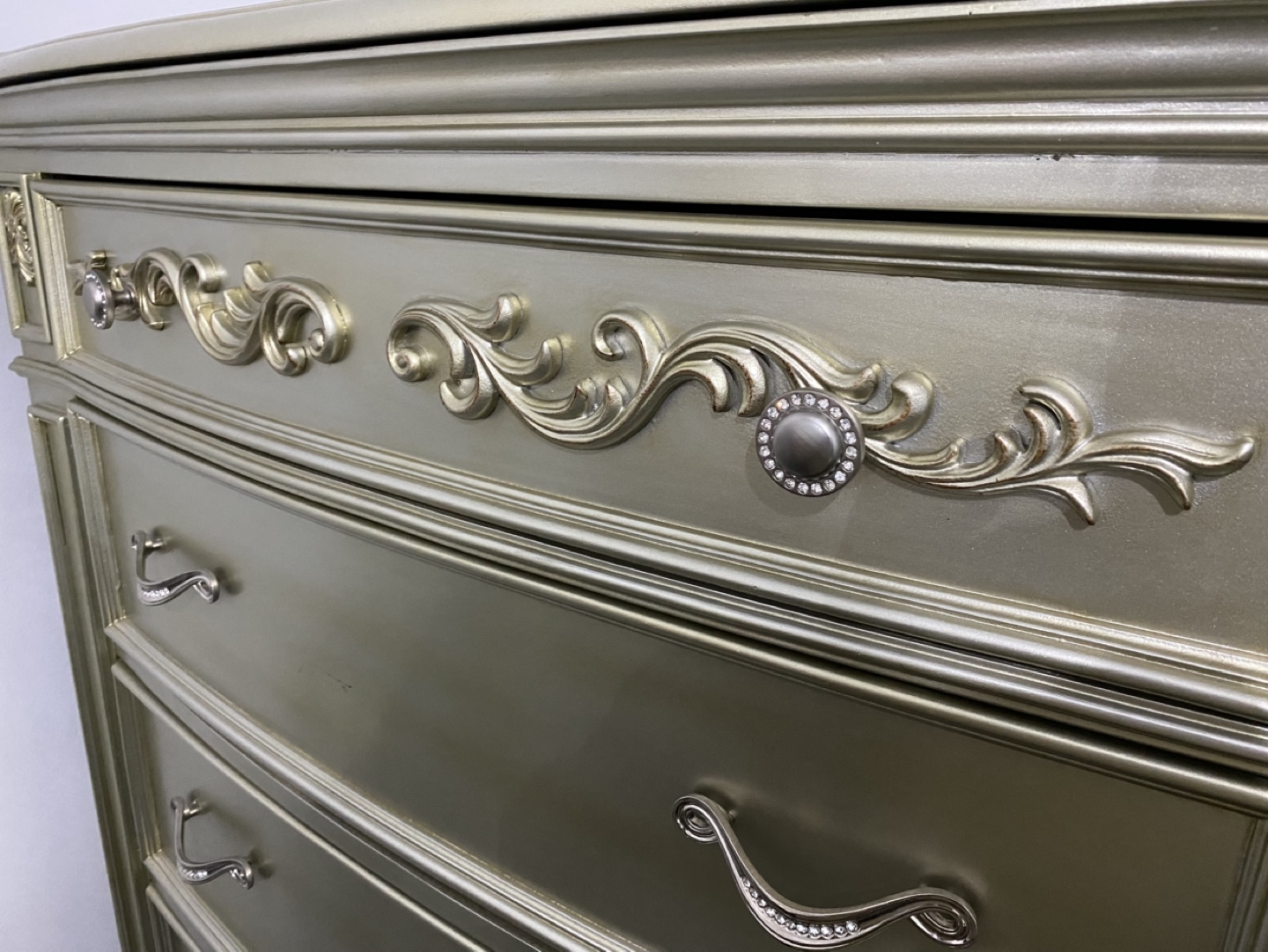 Gold Dresser with 5 Drawers #ThriftyPicks - photo 2