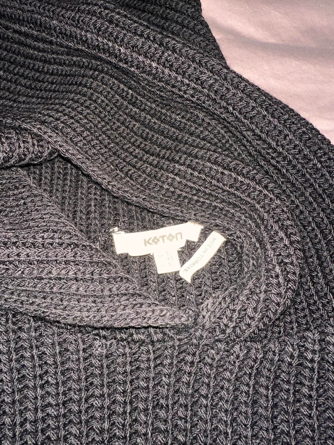 Koton Black Hooded Sleeveless Sweater #Thriftypicks image indicator(2)