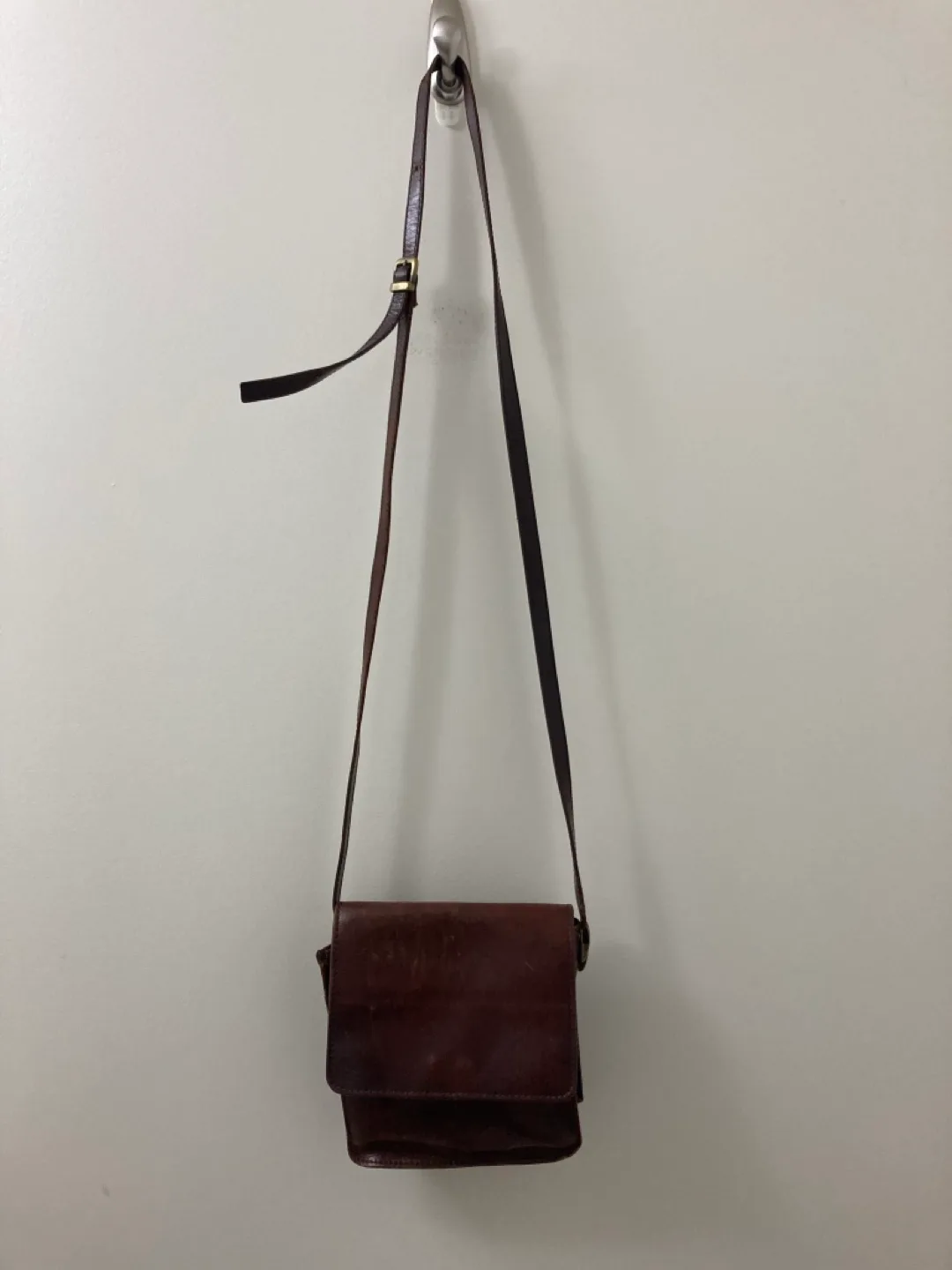 Brown Leather Crossbody Bag image indicator(3)