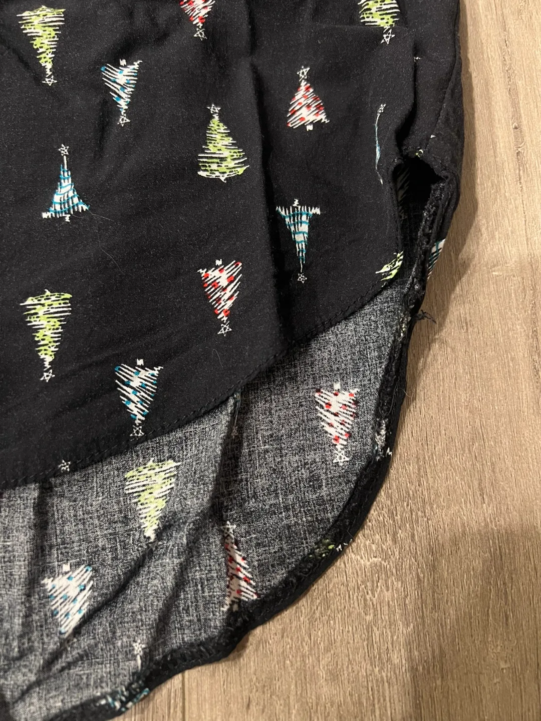 Brody Miles Christmas Tree Print Blouse XS image indicator(3)