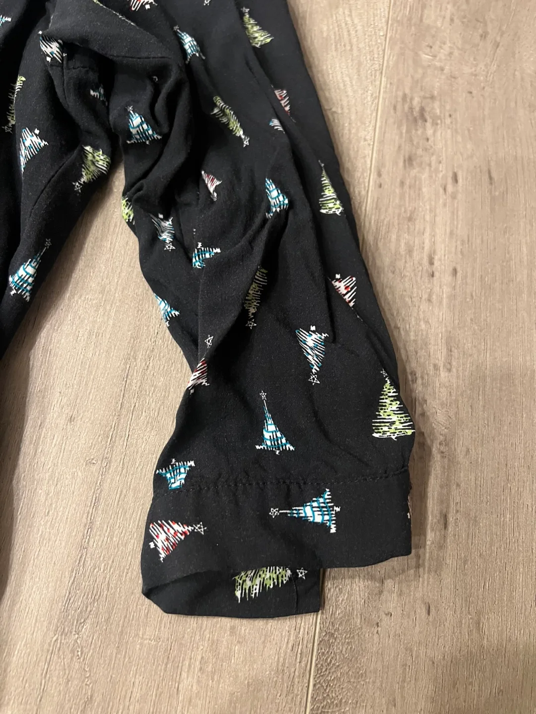 Brody Miles Christmas Tree Print Blouse XS image indicator(5)