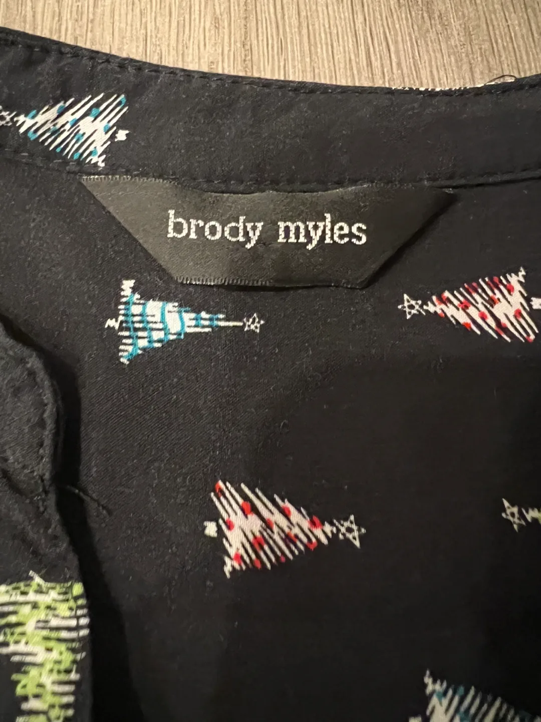Brody Miles Christmas Tree Print Blouse XS image indicator(7)