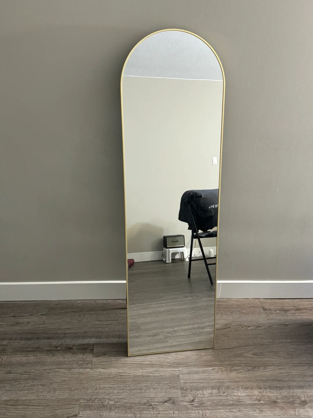 Gold Arched Full Length Mirror image indicator(2)