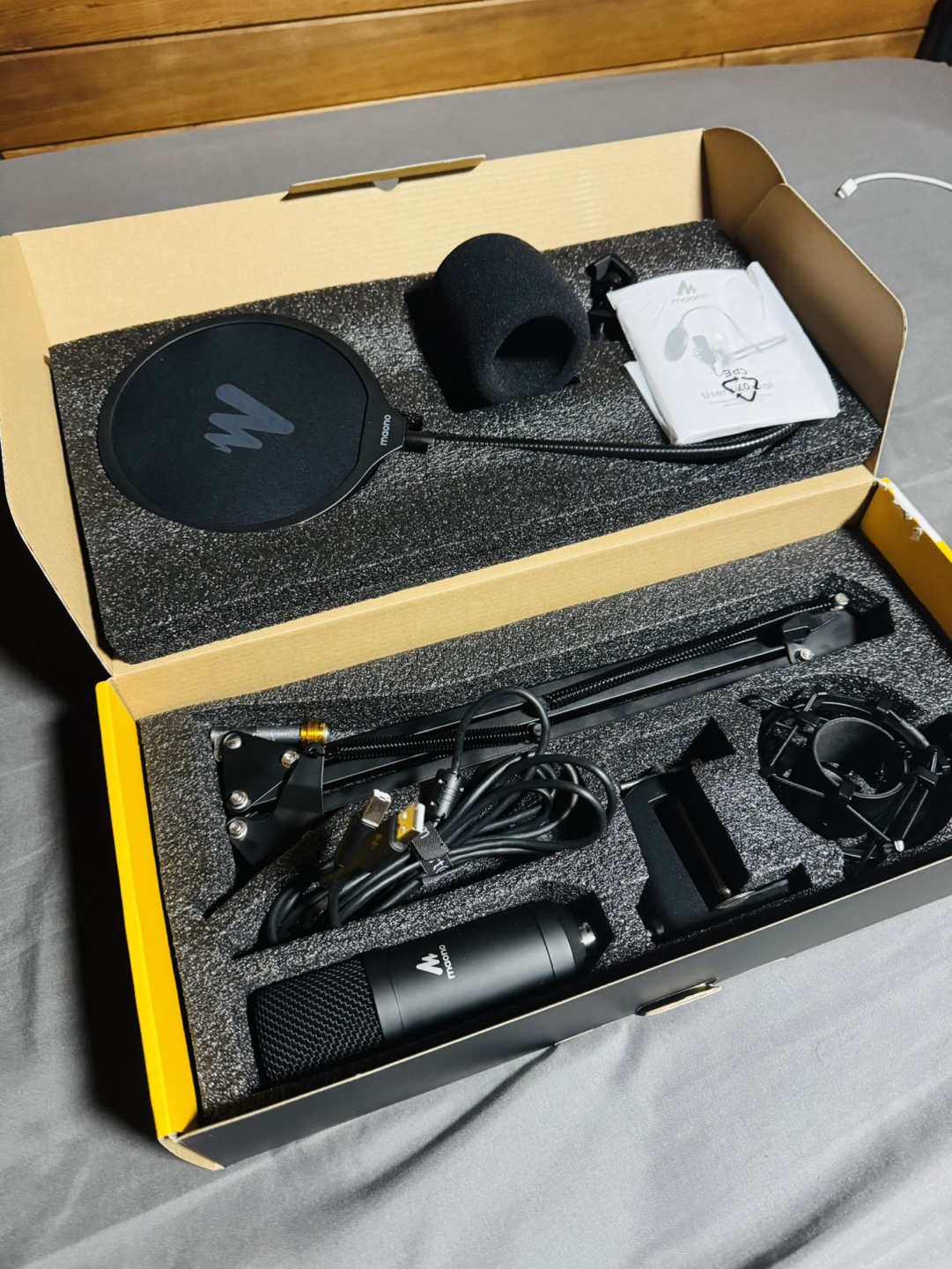 New Condenser Microphone Kit (MAONO AU-A04) - Unused