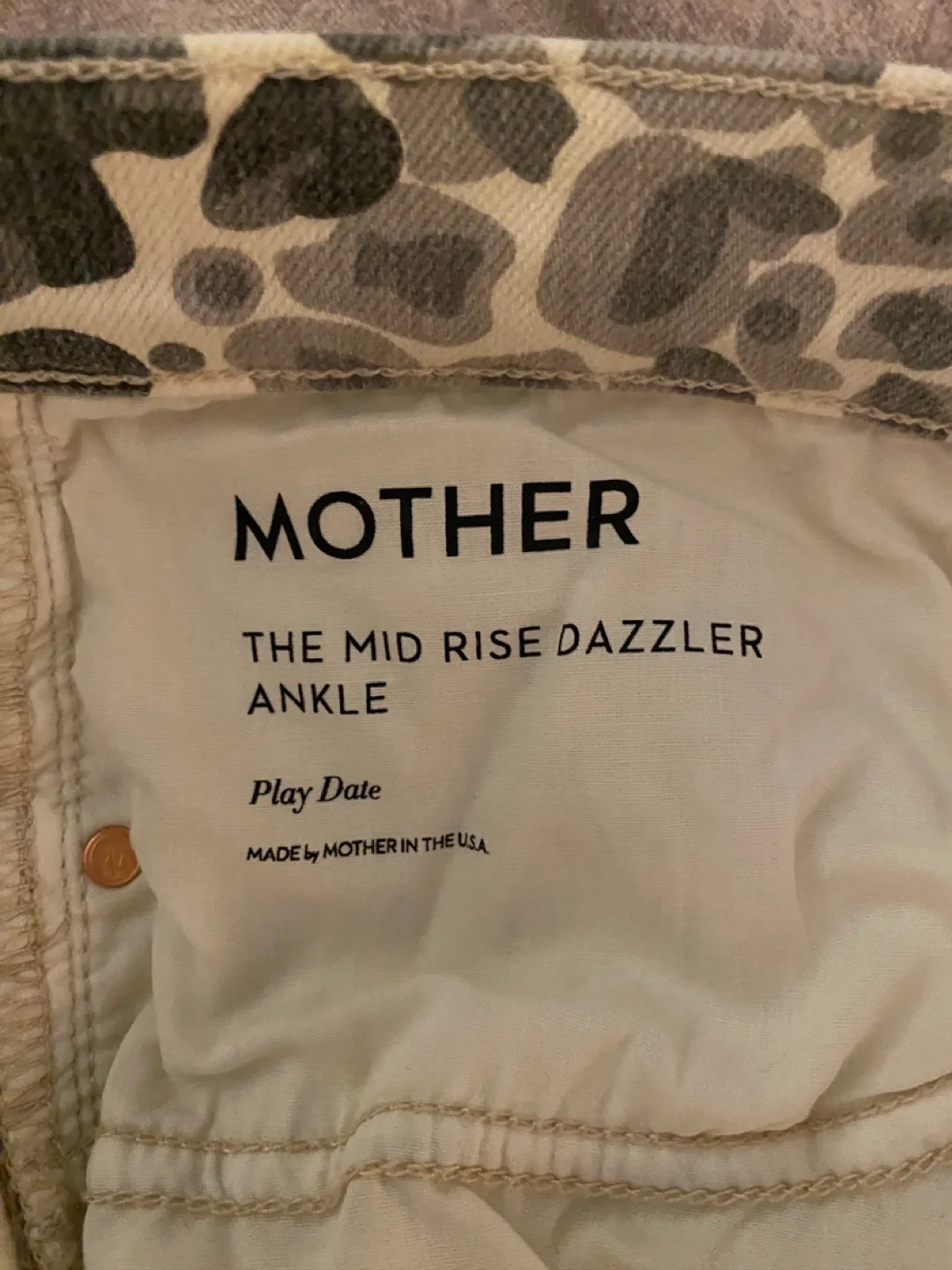 Mother The Mid Rise Dazzler Ankle Jeans image indicator(3)