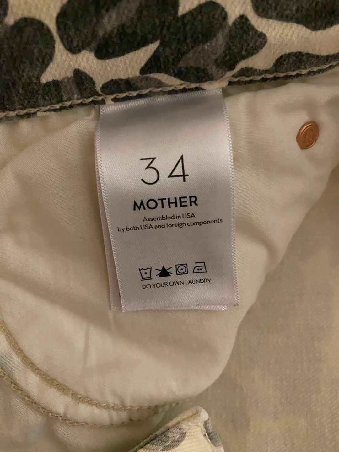 Mother The Mid Rise Dazzler Ankle Jeans image indicator(4)