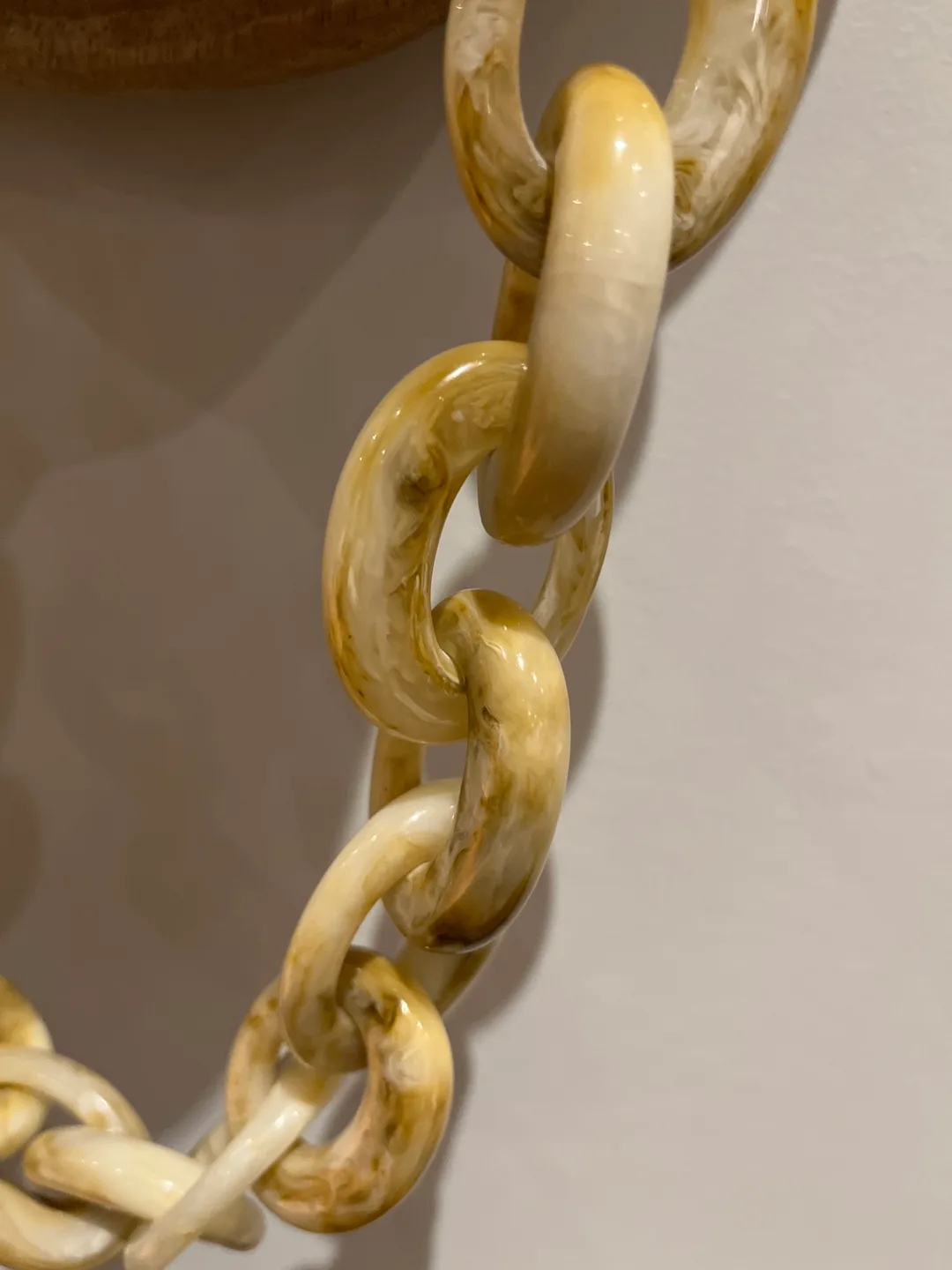 White & Gold Chunky Chain Necklace image indicator(4)