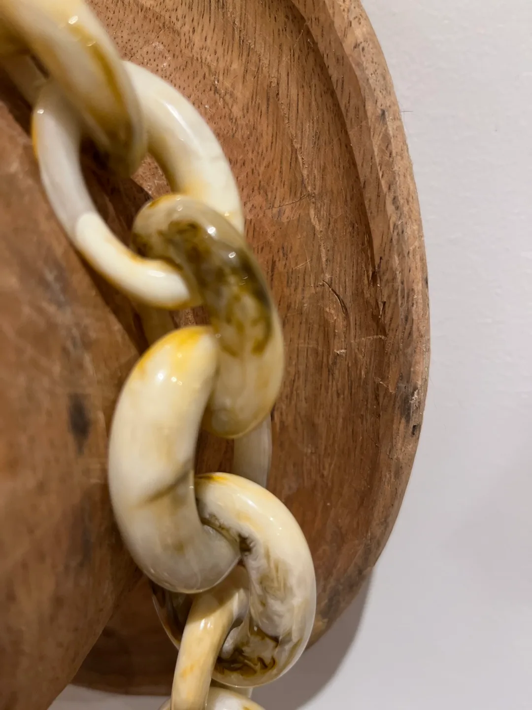 White & Gold Chunky Chain Necklace image indicator(3)