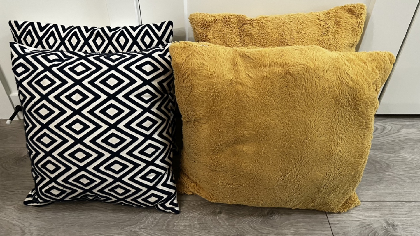 Decorative Pillows - photo 2