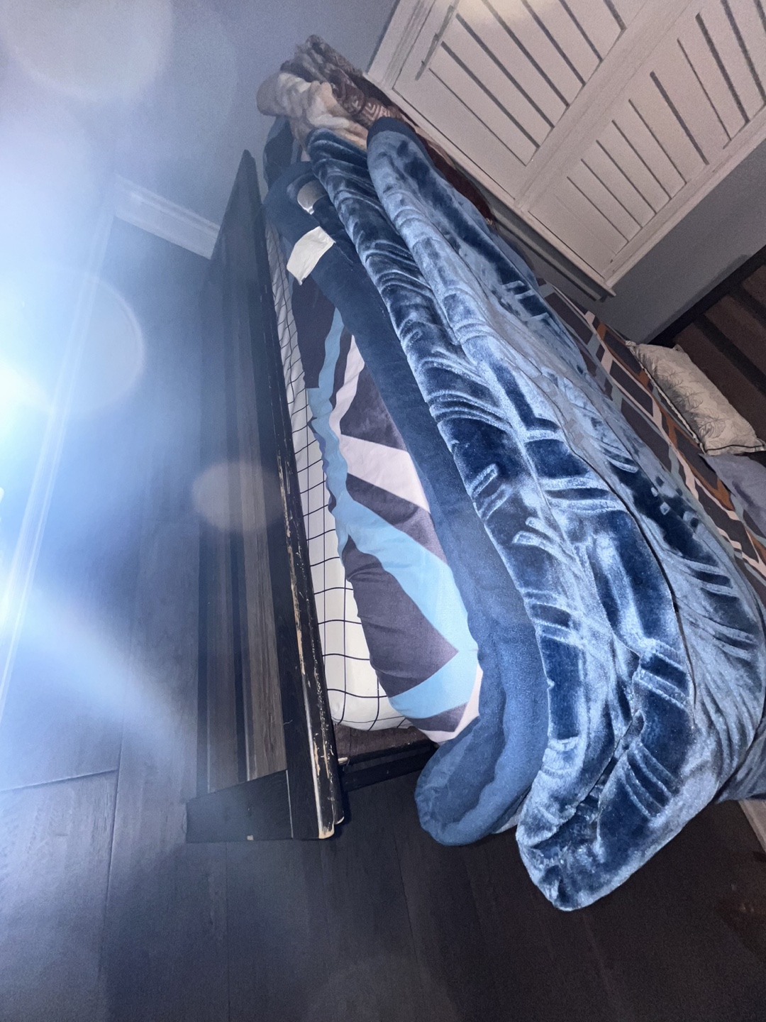 Queen Size Bed Frame - photo 5