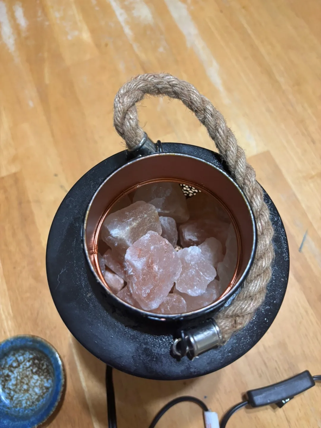 BRAND NEW Himalayan Salt Lamp with Oil Warmer! image indicator(4)