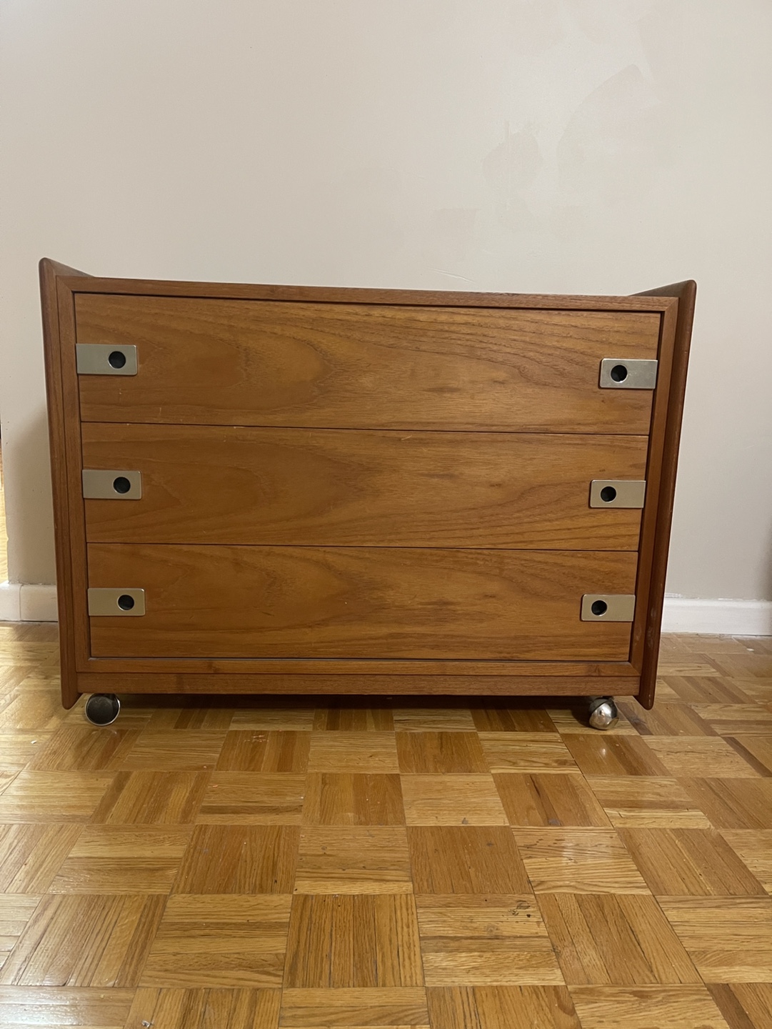Mid-Century Modern Dresser - photo 2