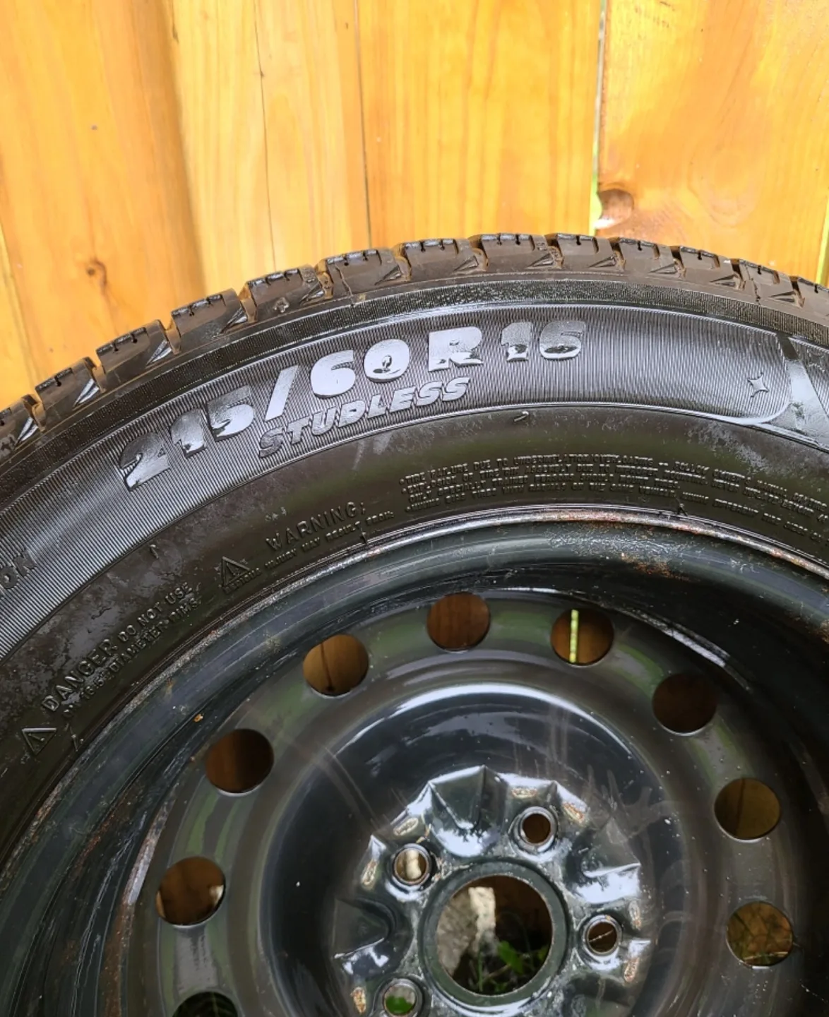 Michelin Winter Tires 215/60R16 image indicator(3)