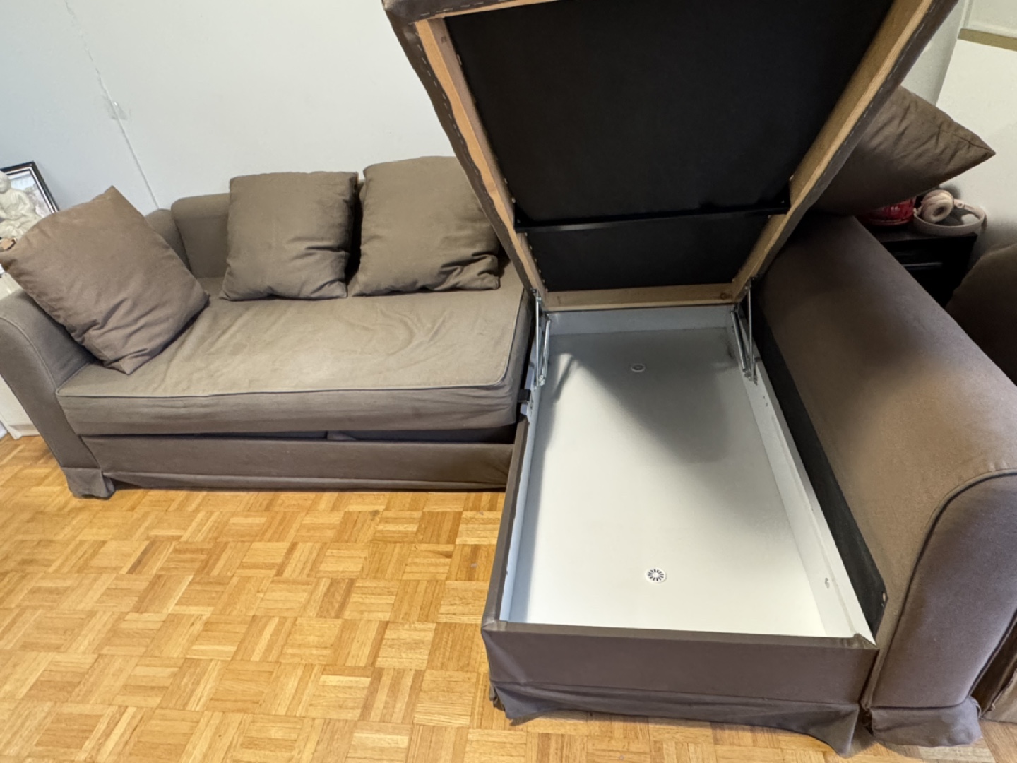 L shaped Sofa with storage space!!!MOVE OUT SALE!!! - photo 3