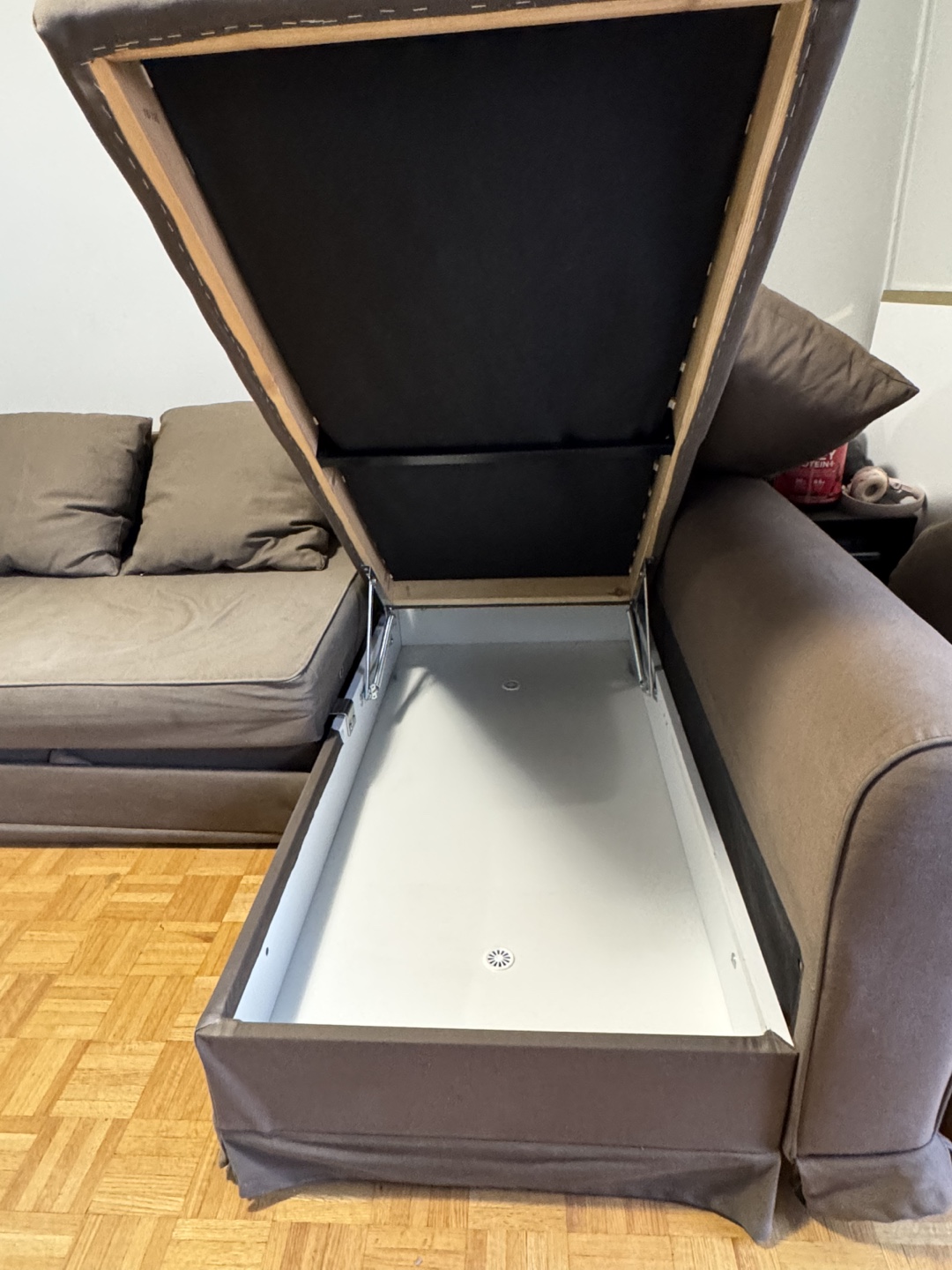 L shaped Sofa with storage space!!!MOVE OUT SALE!!! - photo 4